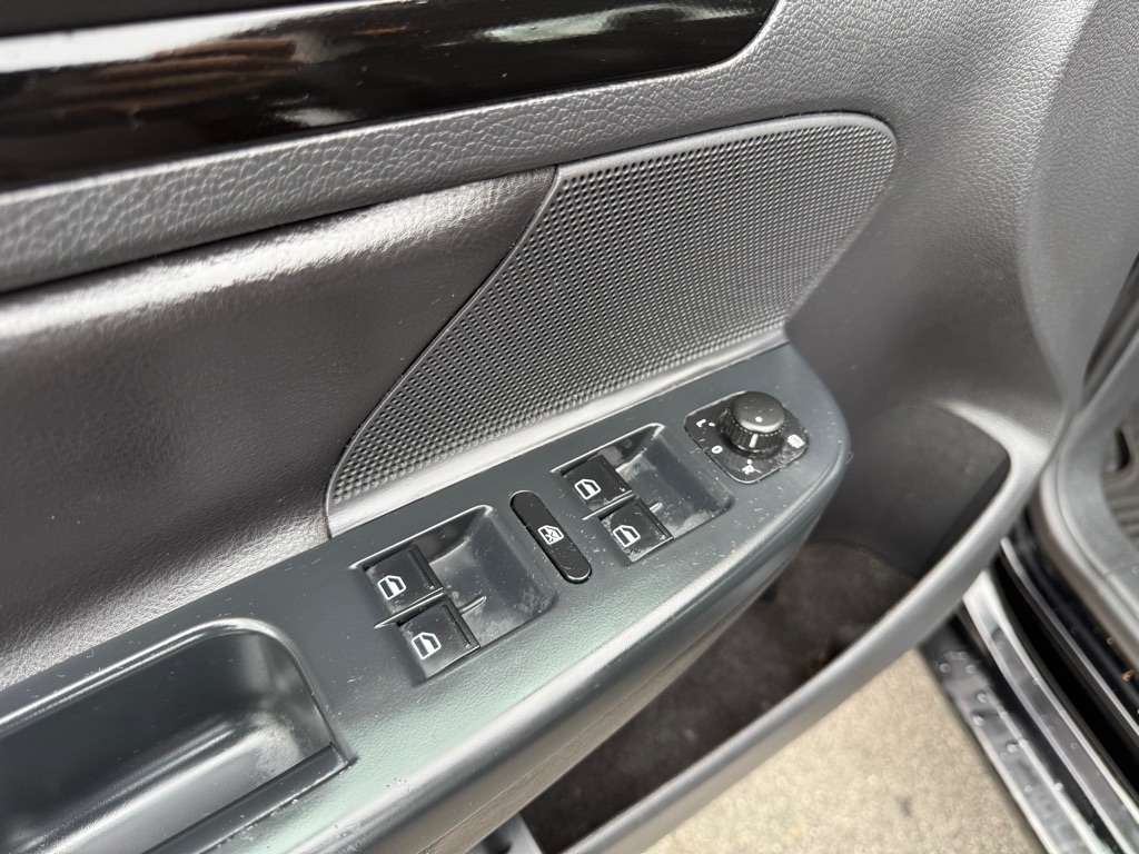 Volkswagen Jetta SportWagen 2.5L SE PZEV 2012 Volkswagen Jetta SportWagen 2.5L SE PZEV 2012