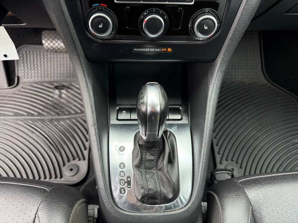 Volkswagen Jetta SportWagen 2.5L SE PZEV 2012 Volkswagen Jetta SportWagen 2.5L SE PZEV 2012