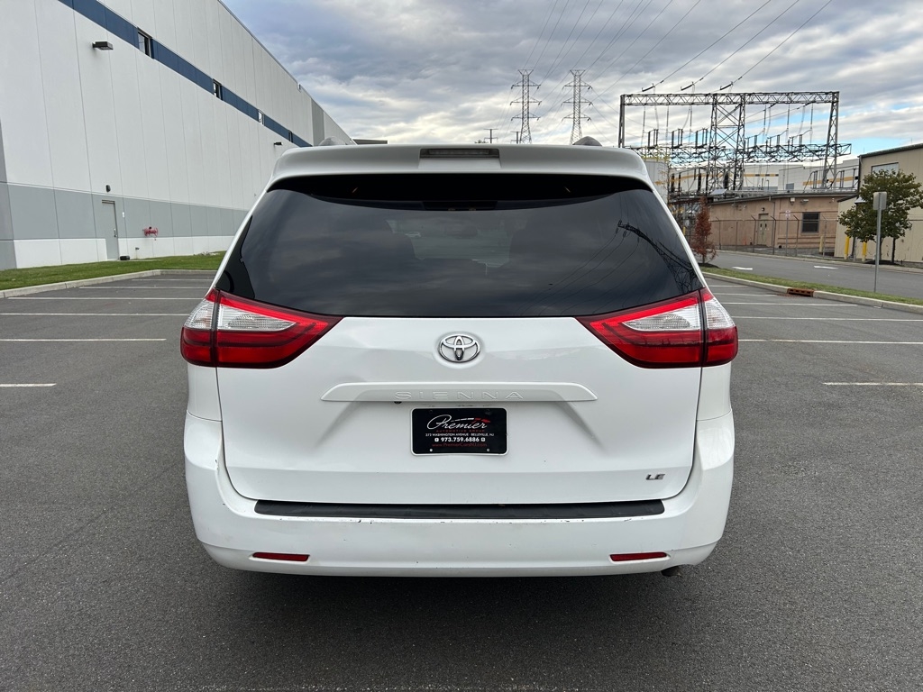 Toyota Sienna LE FWD 8-Passenger V6 2015 Toyota Sienna LE FWD 8-Passenger V6 2015