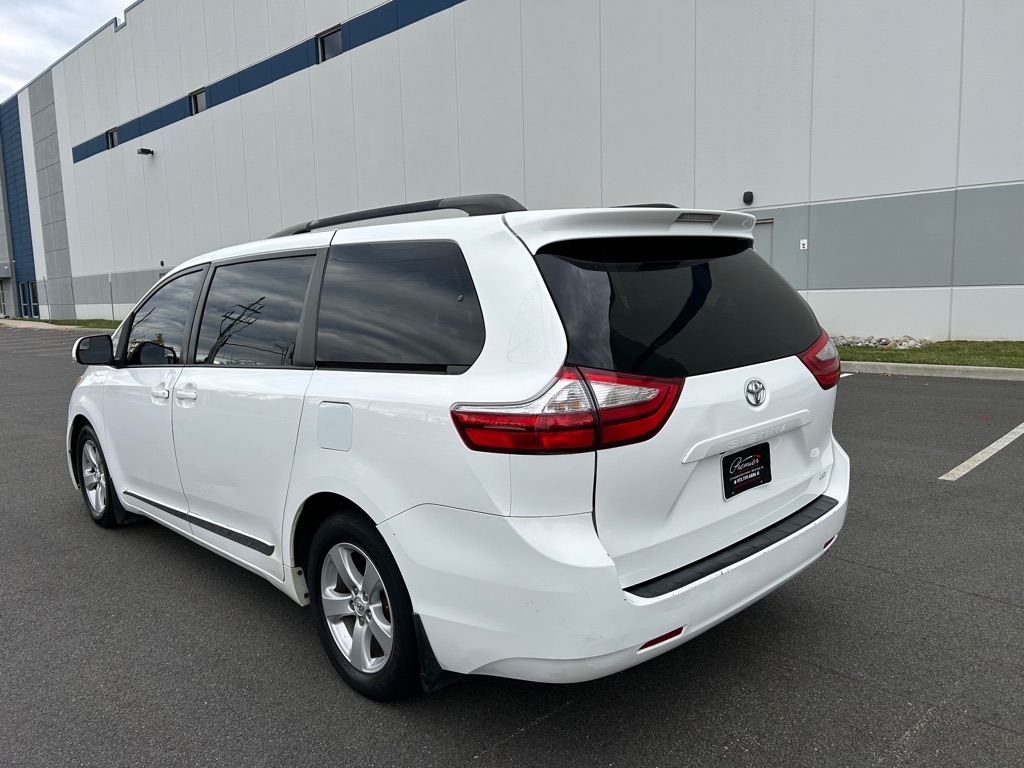 Toyota Sienna LE FWD 8-Passenger V6 2015 Toyota Sienna LE FWD 8-Passenger V6 2015