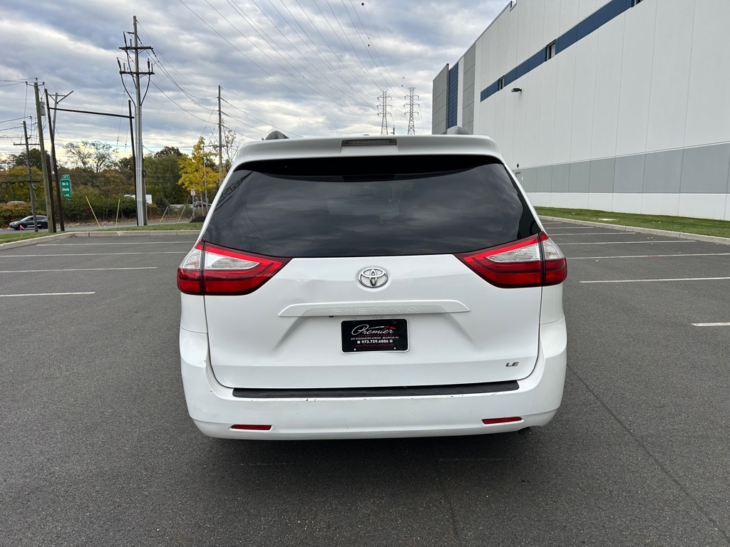 Toyota Sienna LE FWD 8-Passenger V6 2015 Toyota Sienna LE FWD 8-Passenger V6 2015