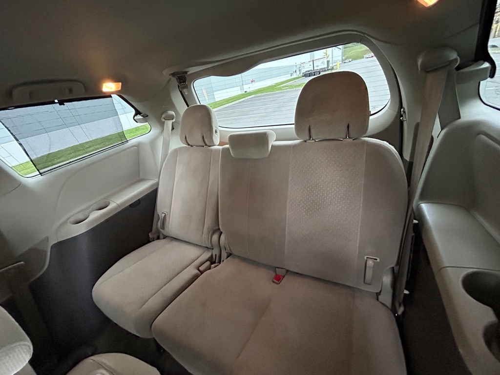 Toyota Sienna LE FWD 8-Passenger V6 2015 Toyota Sienna LE FWD 8-Passenger V6 2015