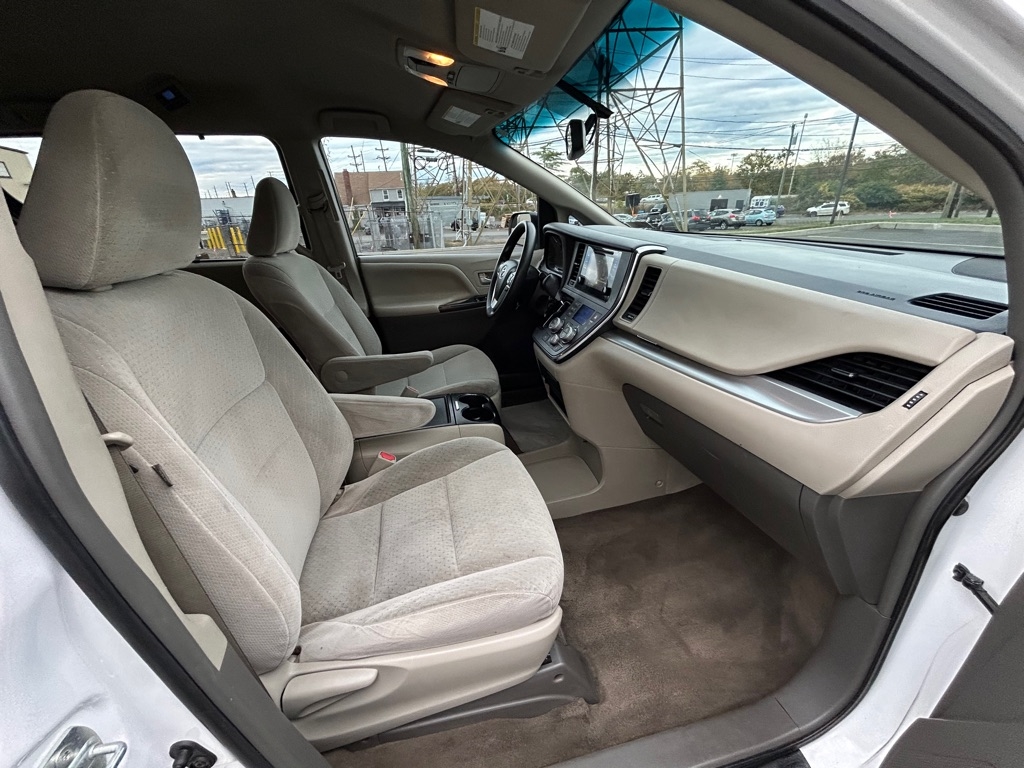 Toyota Sienna LE FWD 8-Passenger V6 2015 Toyota Sienna LE FWD 8-Passenger V6 2015