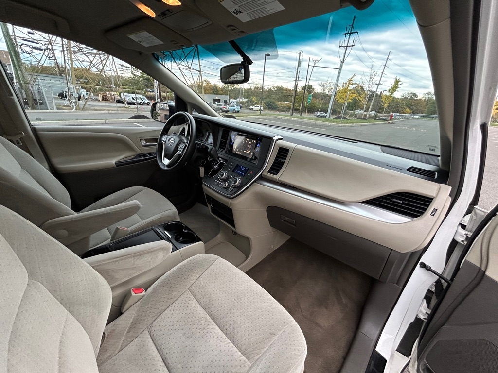 Toyota Sienna LE FWD 8-Passenger V6 2015 Toyota Sienna LE FWD 8-Passenger V6 2015