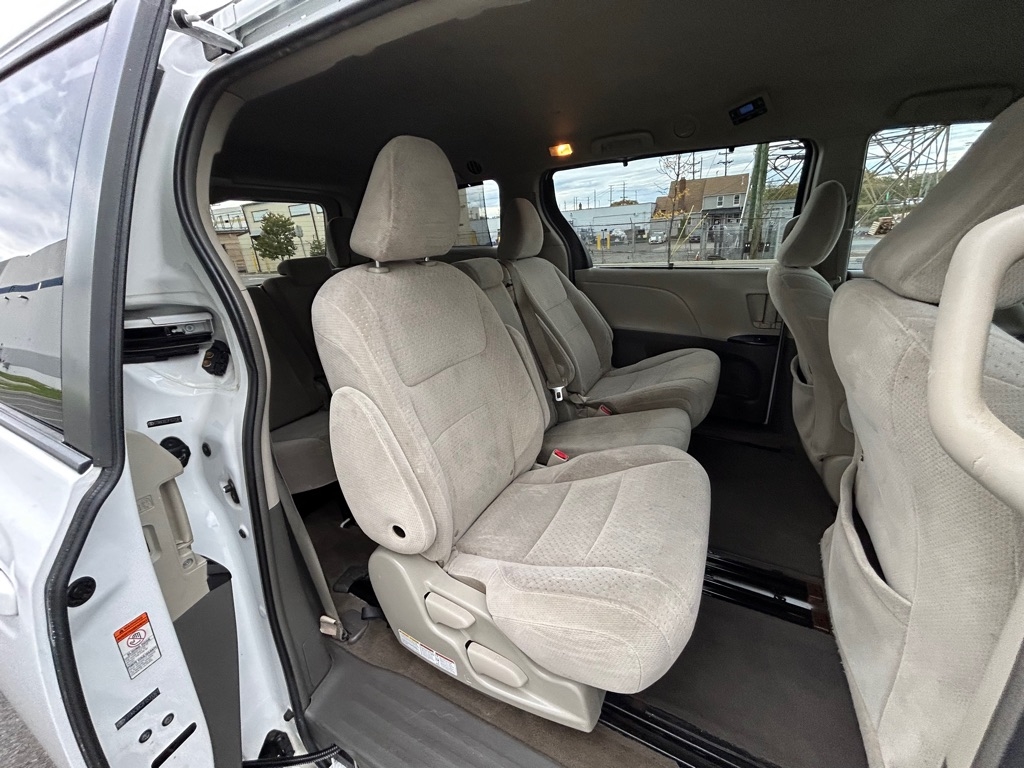 Toyota Sienna LE FWD 8-Passenger V6 2015 Toyota Sienna LE FWD 8-Passenger V6 2015