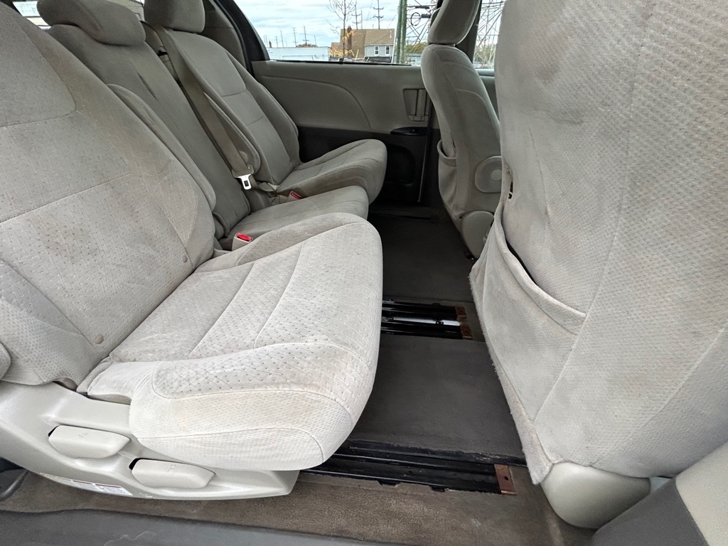 Toyota Sienna LE FWD 8-Passenger V6 2015 Toyota Sienna LE FWD 8-Passenger V6 2015