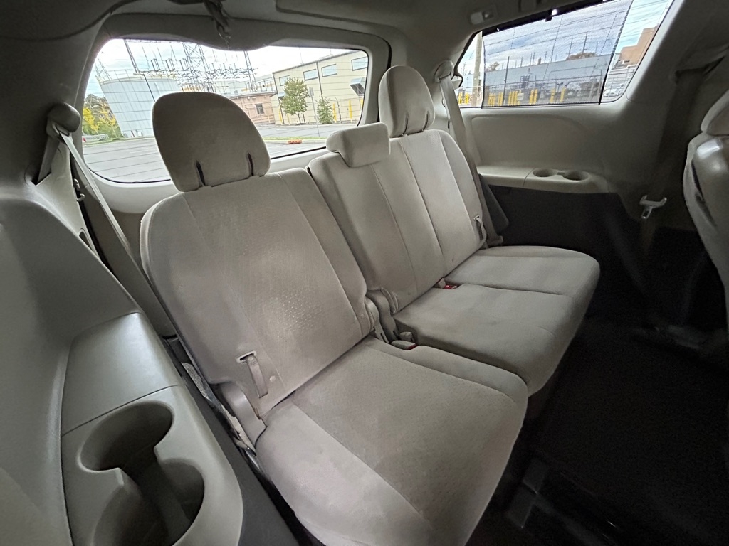 Toyota Sienna LE FWD 8-Passenger V6 2015 Toyota Sienna LE FWD 8-Passenger V6 2015