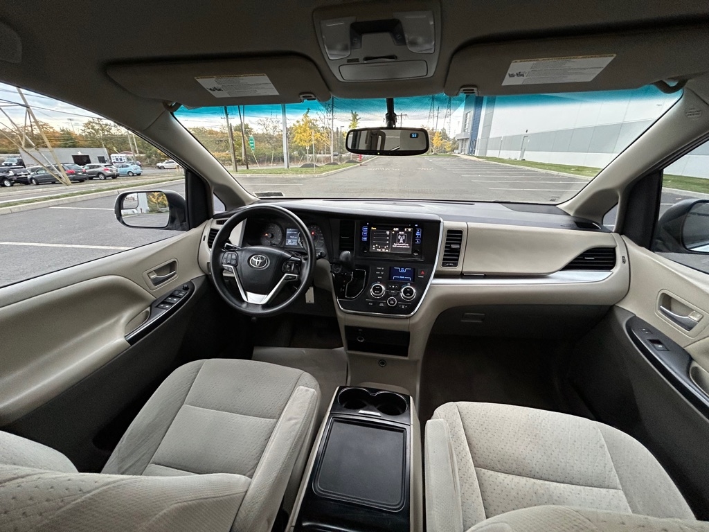 Toyota Sienna LE FWD 8-Passenger V6 2015 Toyota Sienna LE FWD 8-Passenger V6 2015