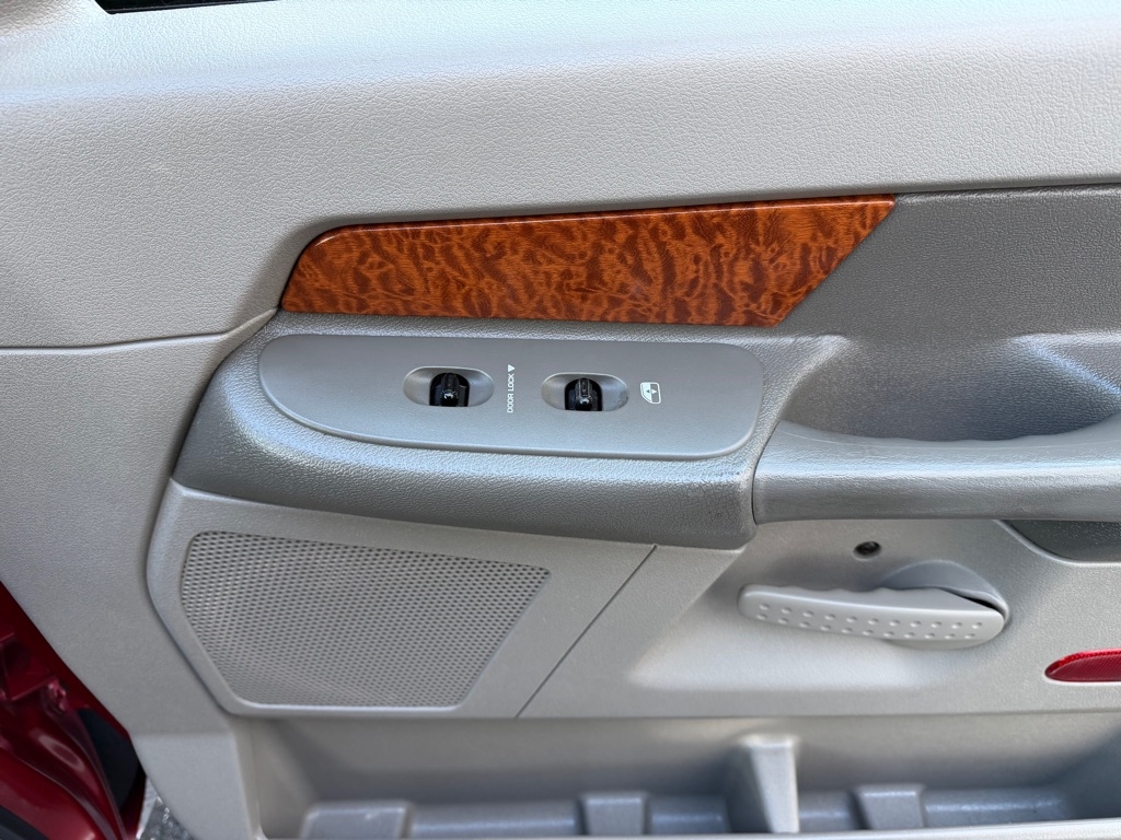 Dodge Ram 1500 SLT Quad Cab 2WD 2006