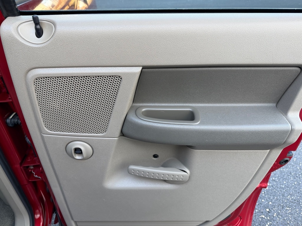 Dodge Ram 1500 SLT Quad Cab 2WD 2006