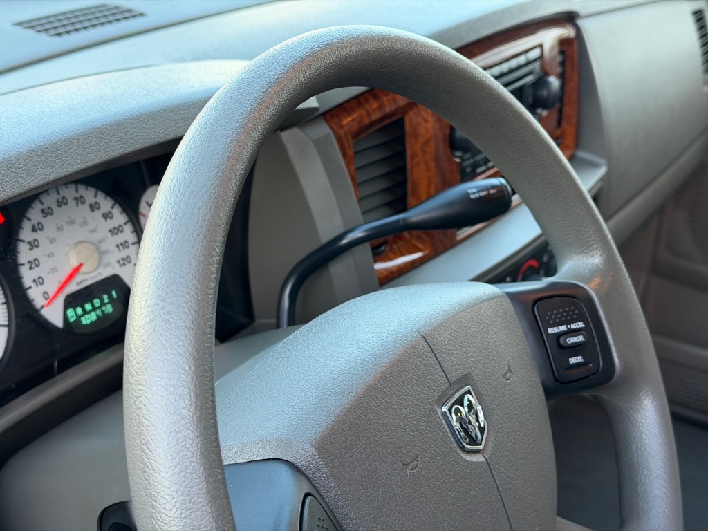 Dodge Ram 1500 SLT Quad Cab 2WD 2006