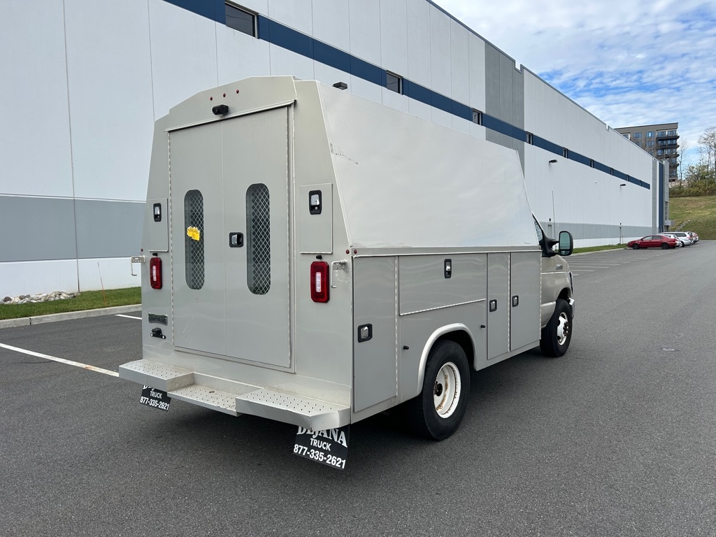 2017 Ford E-350 photo 3