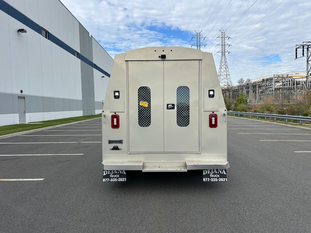 2017 Ford E-350 photo 4