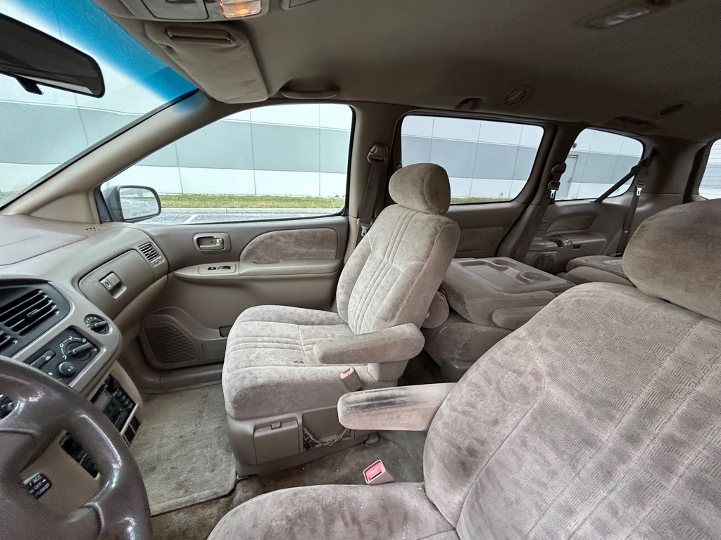 Toyota Sienna LE 2002