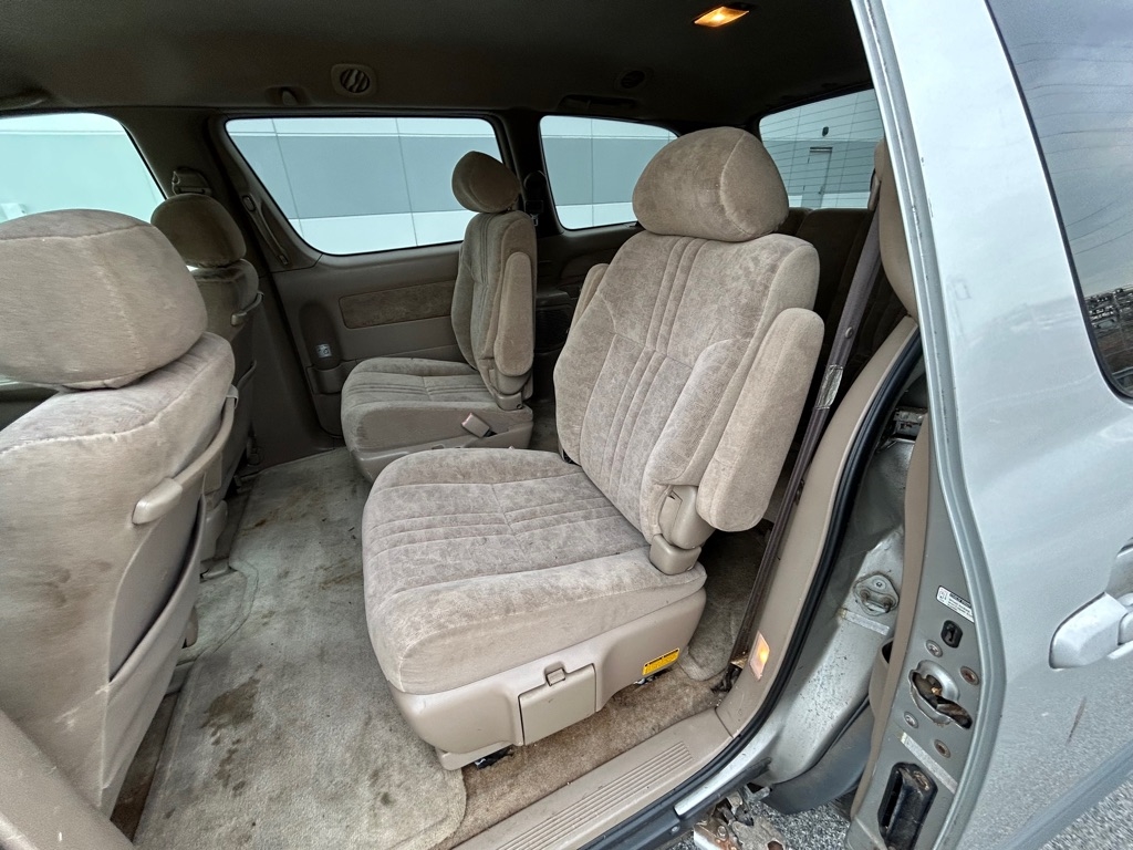 Toyota Sienna LE 2002