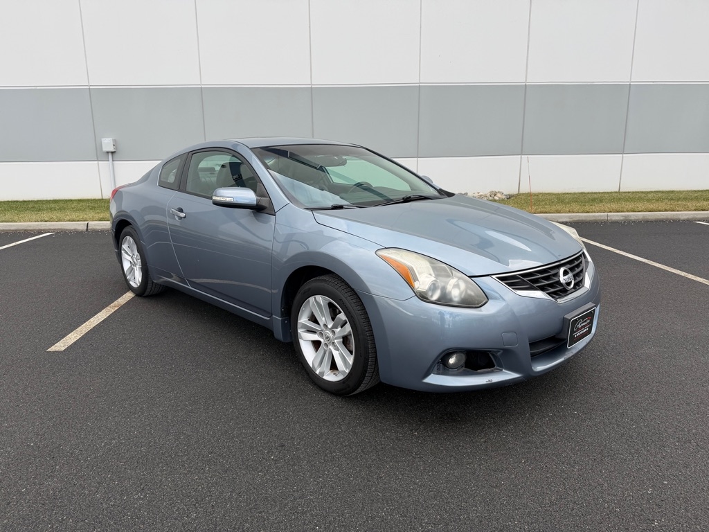 Nissan Altima 2.5 S CVT Coupe 2011