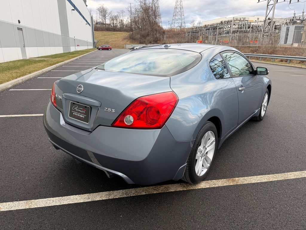 Nissan Altima 2.5 S CVT Coupe 2011