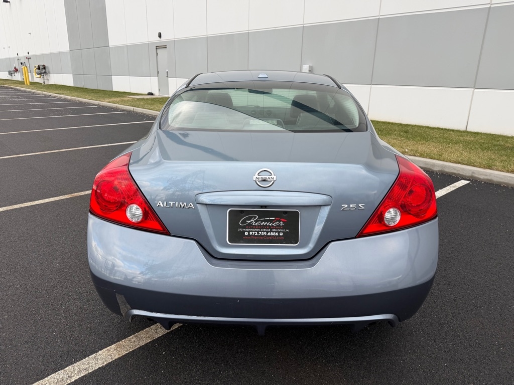 Nissan Altima 2.5 S CVT Coupe 2011