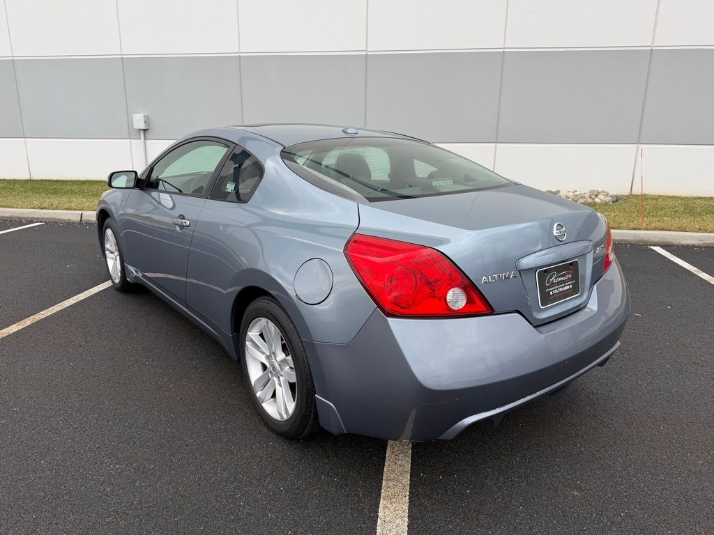 Nissan Altima 2.5 S CVT Coupe 2011