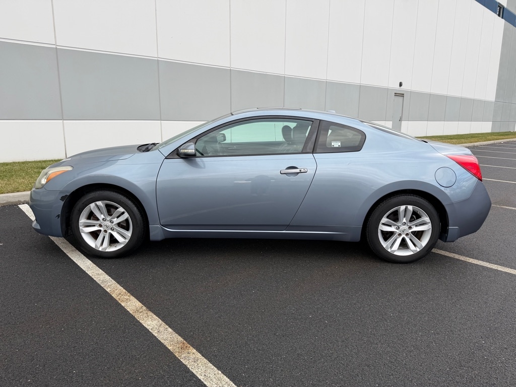 Nissan Altima 2.5 S CVT Coupe 2011