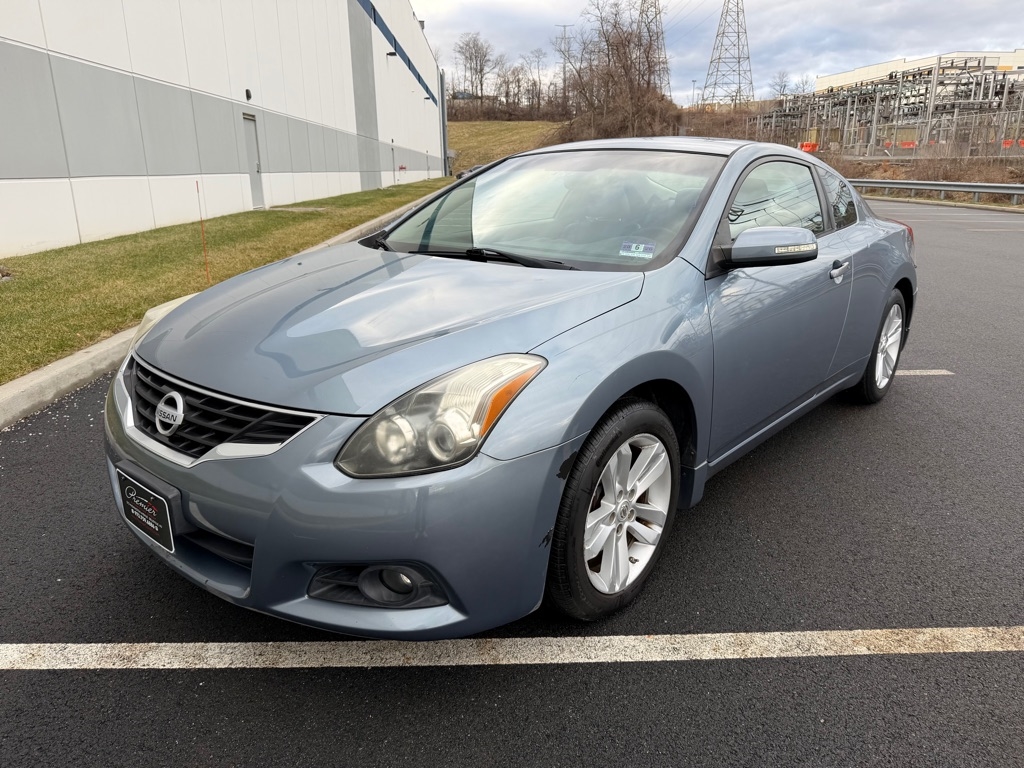 Nissan Altima 2.5 S CVT Coupe 2011