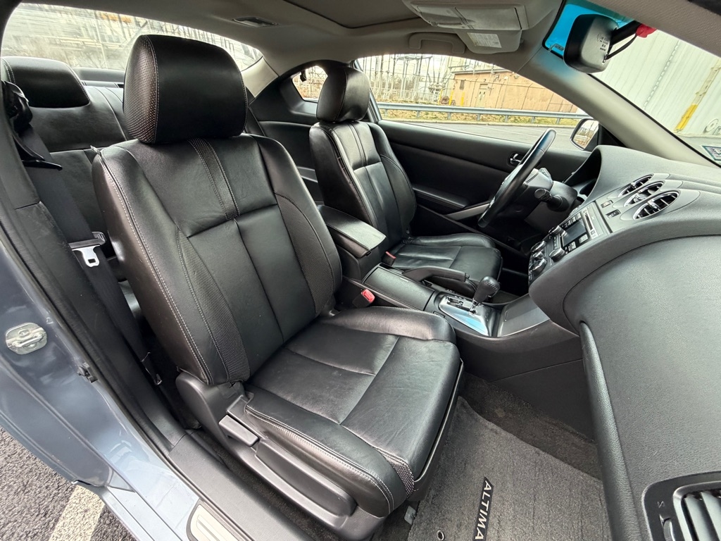 Nissan Altima 2.5 S CVT Coupe 2011