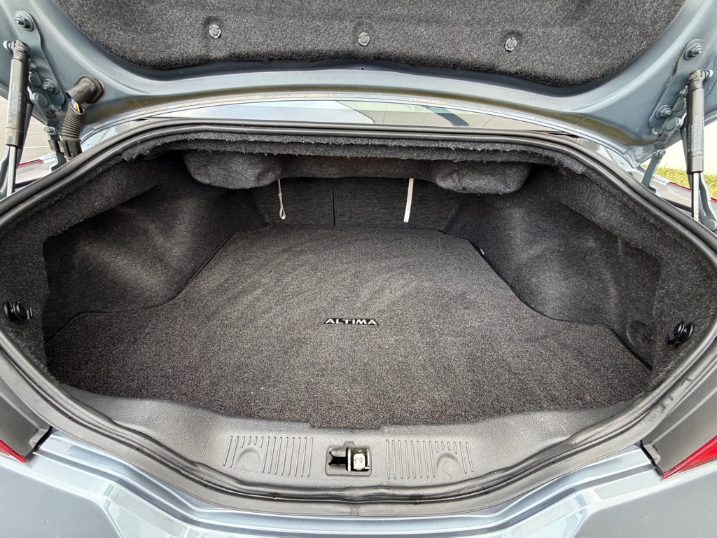 Nissan Altima 2.5 S CVT Coupe 2011