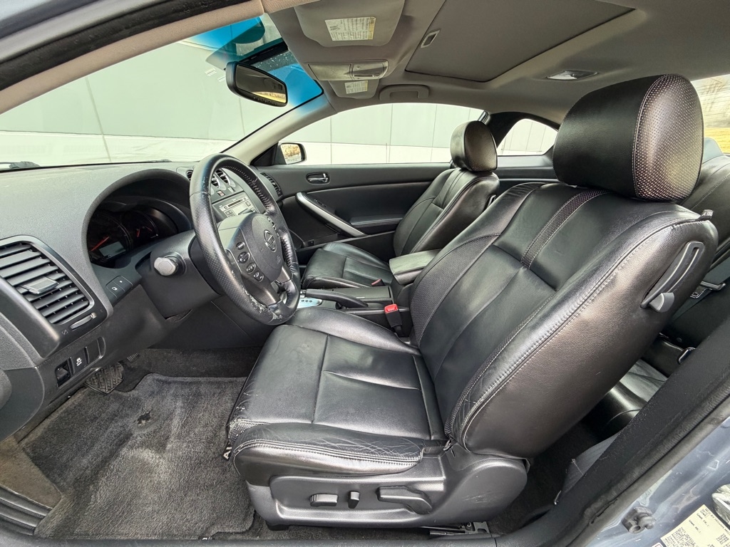 Nissan Altima 2.5 S CVT Coupe 2011