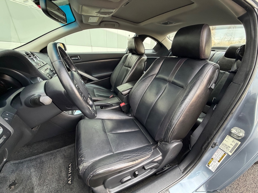 Nissan Altima 2.5 S CVT Coupe 2011