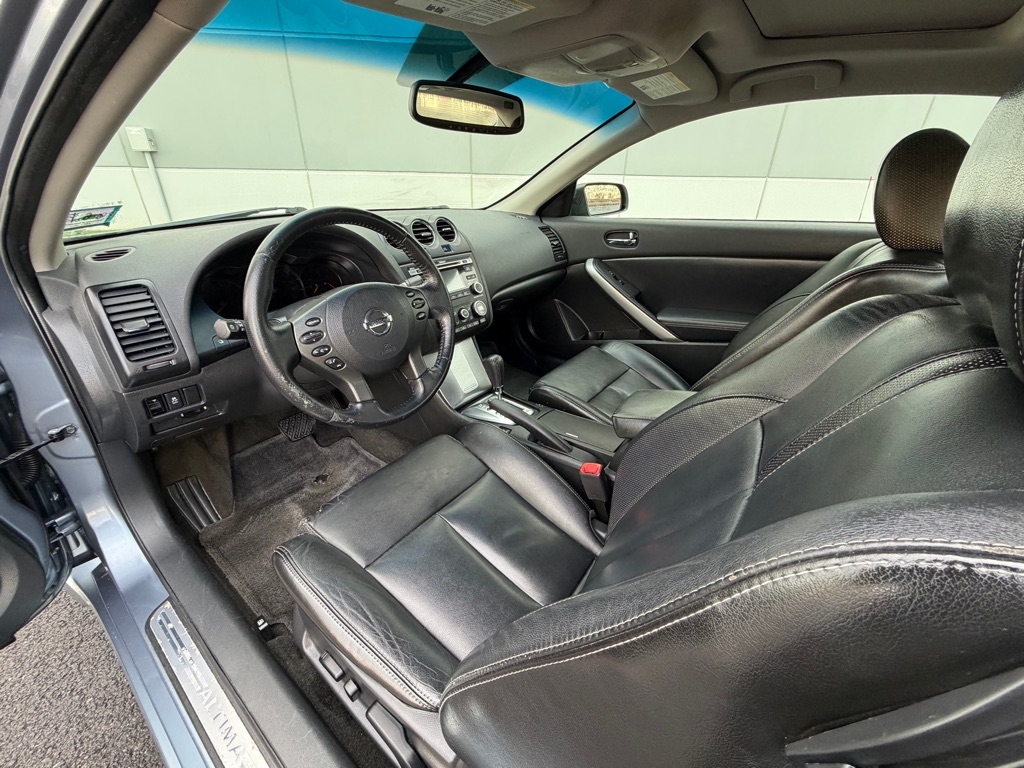 Nissan Altima 2.5 S CVT Coupe 2011