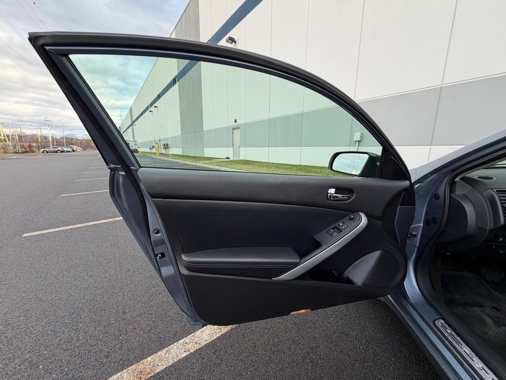 Nissan Altima 2.5 S CVT Coupe 2011