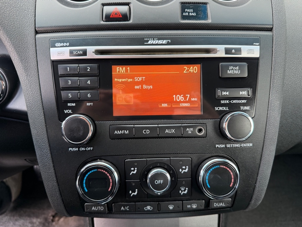 Nissan Altima 2.5 S CVT Coupe 2011