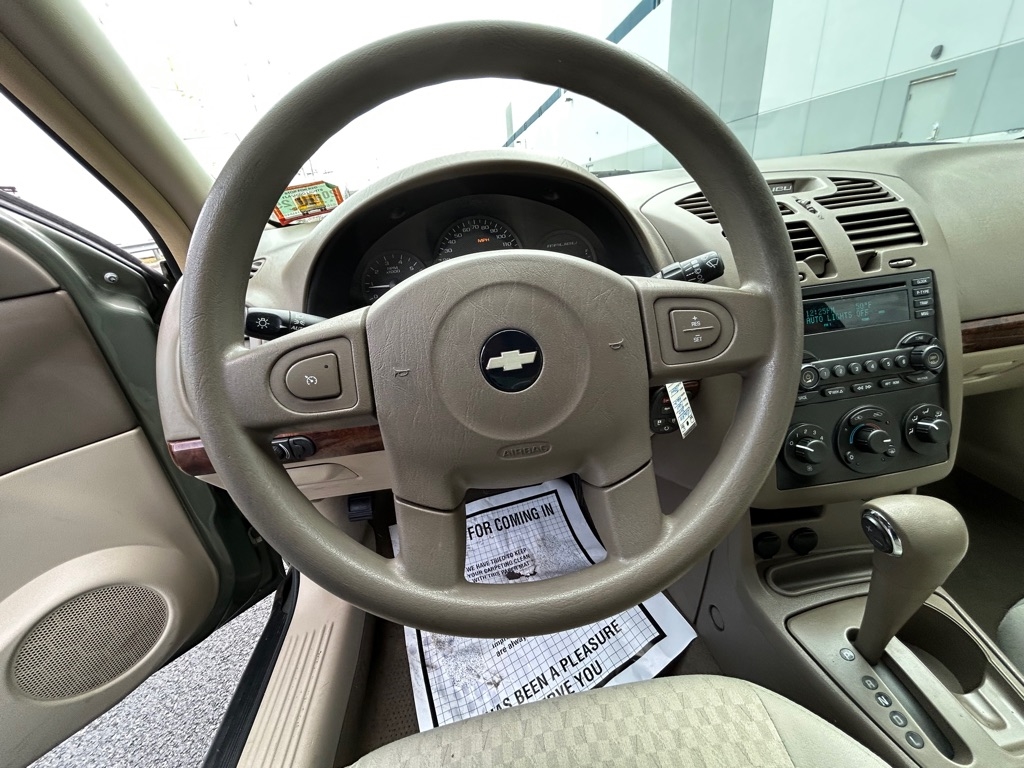 Chevrolet Malibu  2005