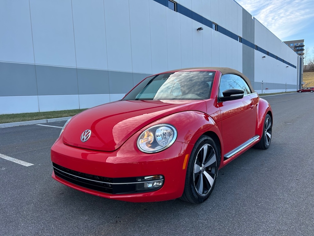 Volkswagen Beetle 2.0T Turbo Convertible 2013