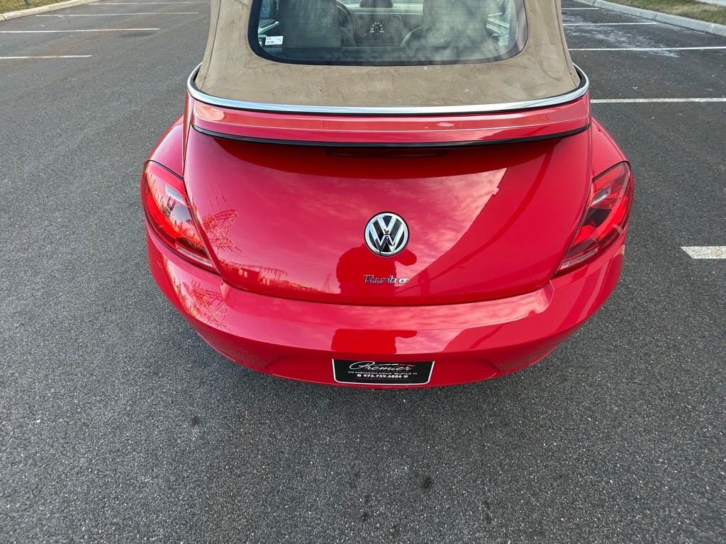 Volkswagen Beetle 2.0T Turbo Convertible 2013