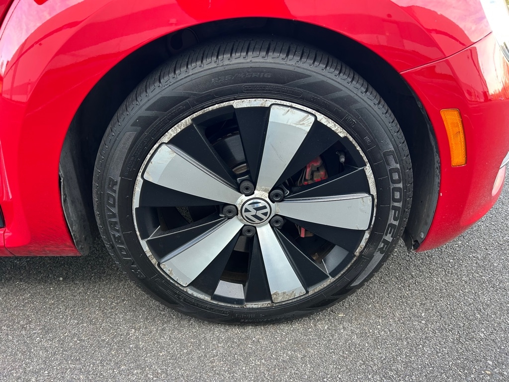 Volkswagen Beetle 2.0T Turbo Convertible 2013