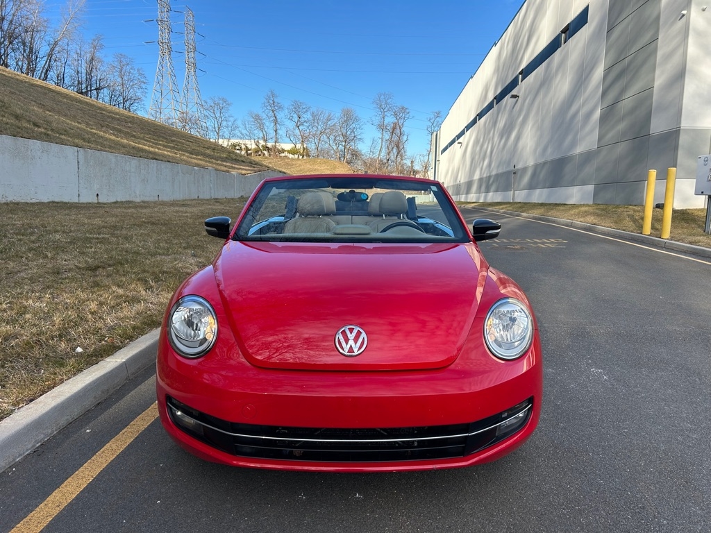 Volkswagen Beetle 2.0T Turbo Convertible 2013