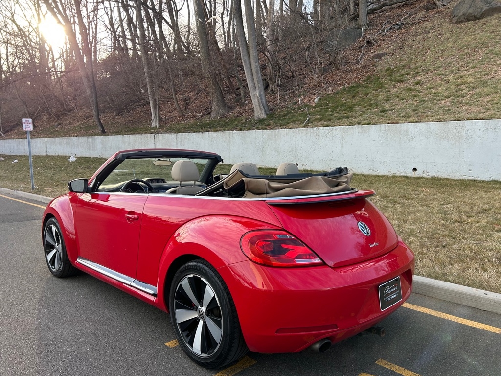 Volkswagen Beetle 2.0T Turbo Convertible 2013