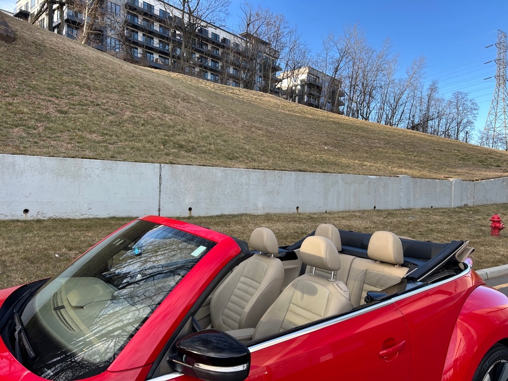 Volkswagen Beetle 2.0T Turbo Convertible 2013