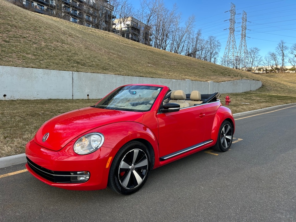 Volkswagen Beetle 2.0T Turbo Convertible 2013