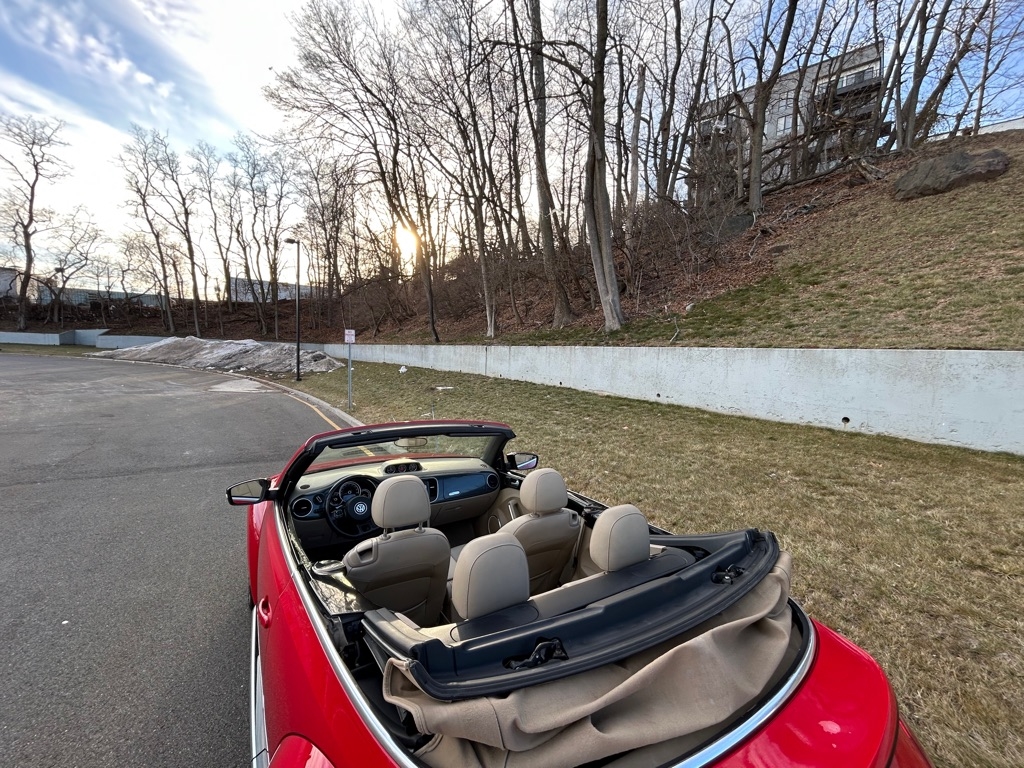 Volkswagen Beetle 2.0T Turbo Convertible 2013