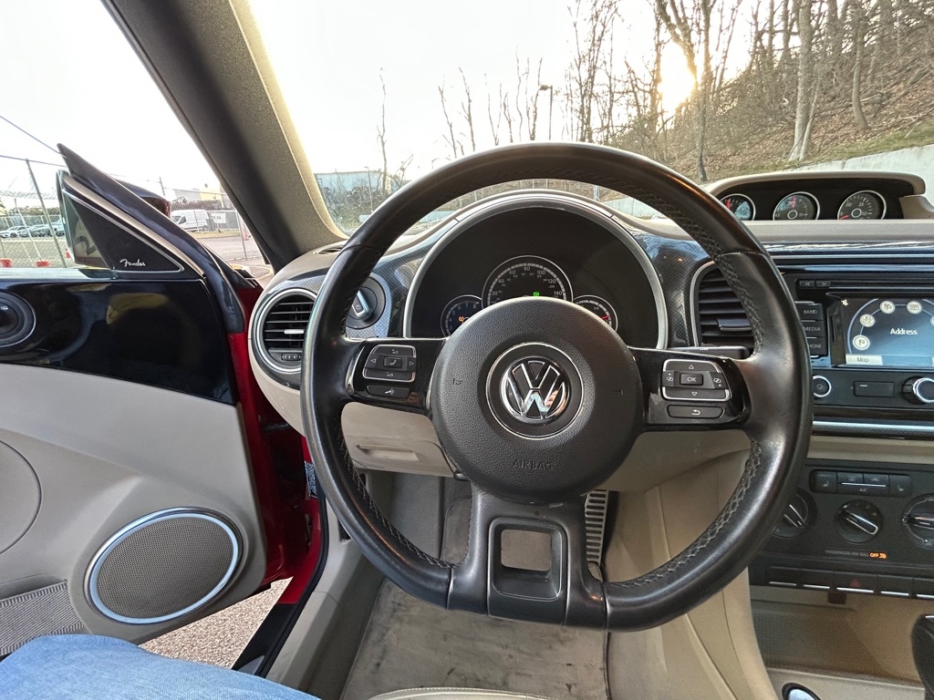 Volkswagen Beetle 2.0T Turbo Convertible 2013