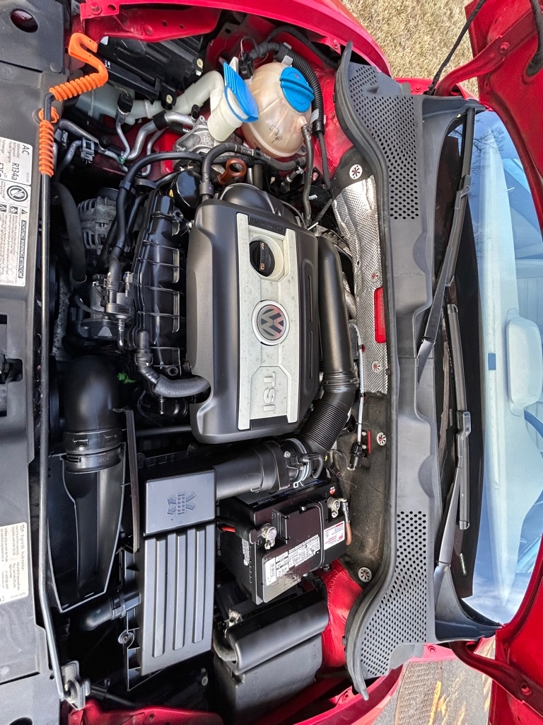 Volkswagen Beetle 2.0T Turbo Convertible 2013