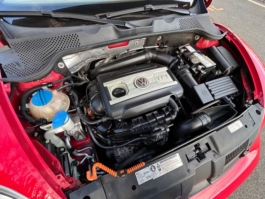 Volkswagen Beetle 2.0T Turbo Convertible 2013