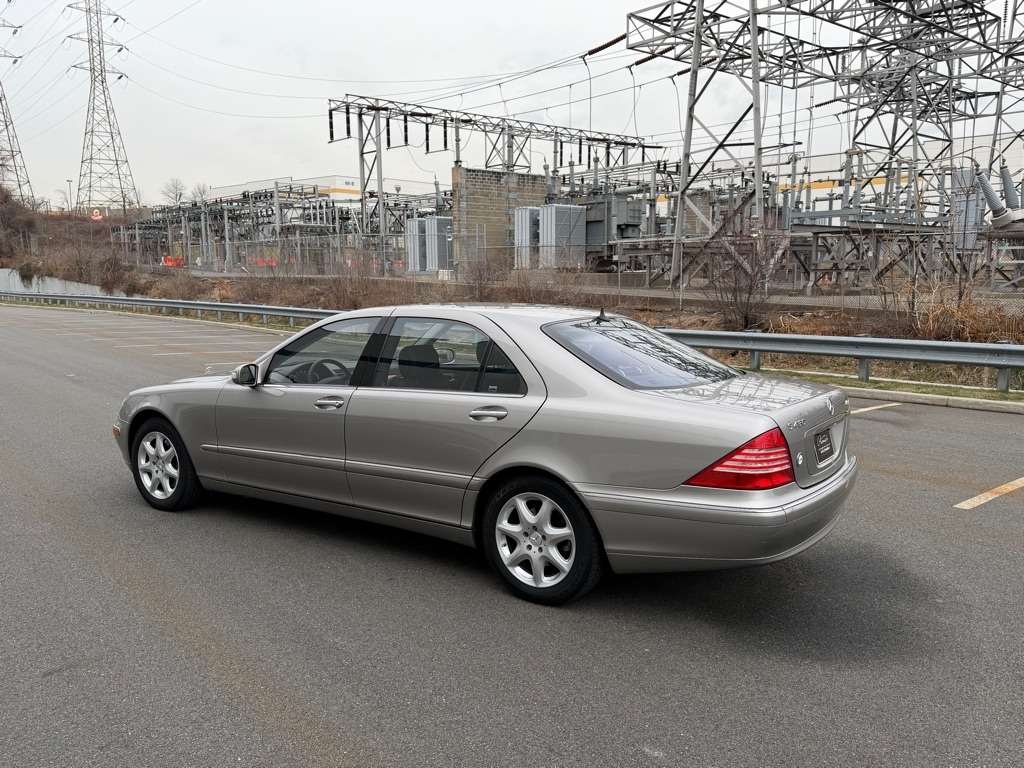 Mercedes-Benz S-Class  2005