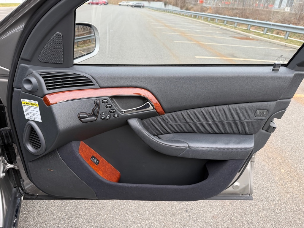 Mercedes-Benz S-Class  2005