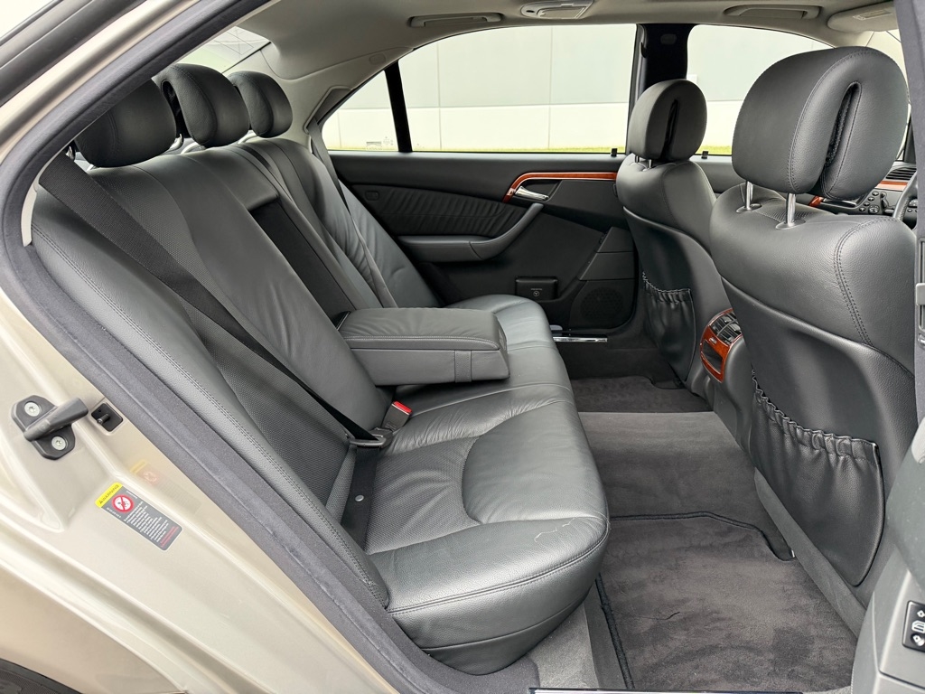 Mercedes-Benz S-Class  2005