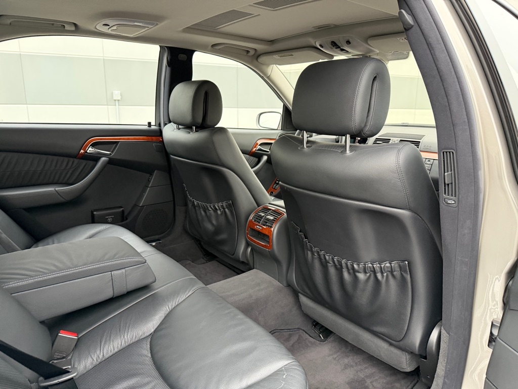 Mercedes-Benz S-Class  2005