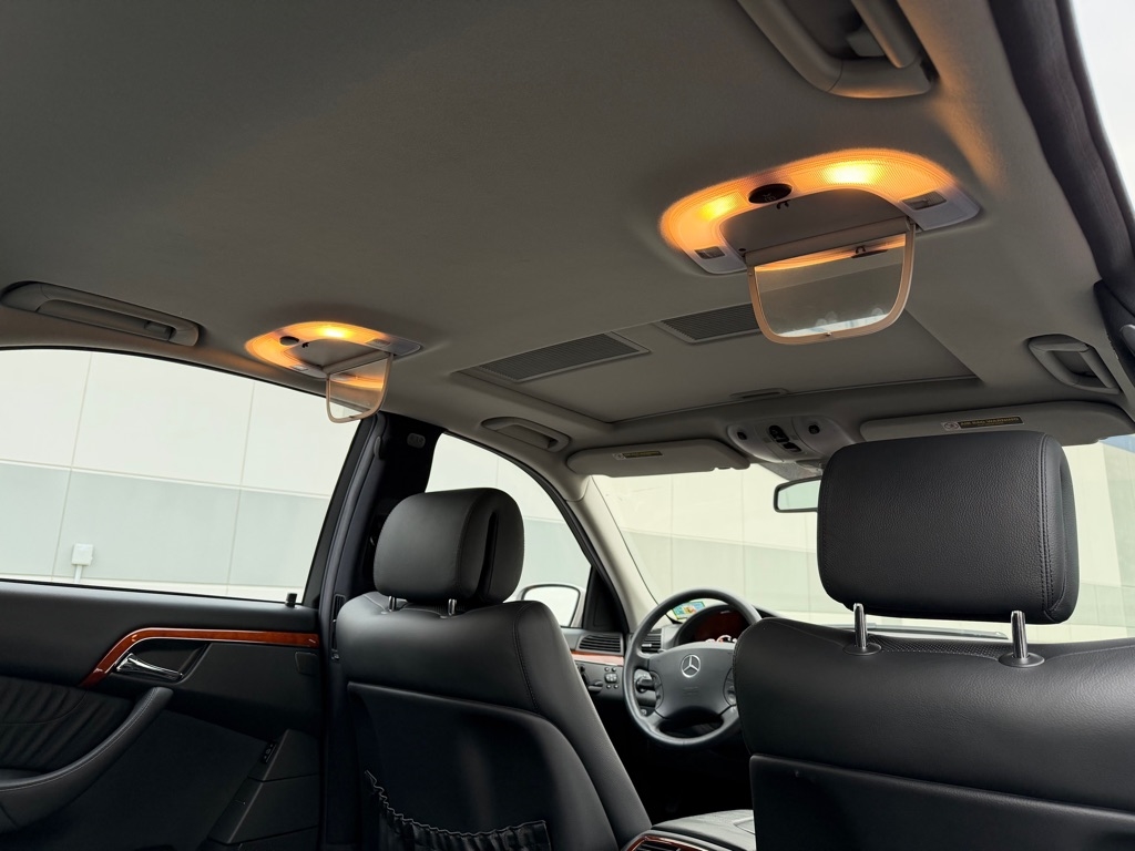 Mercedes-Benz S-Class  2005