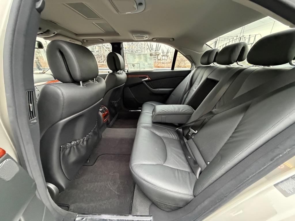 Mercedes-Benz S-Class  2005